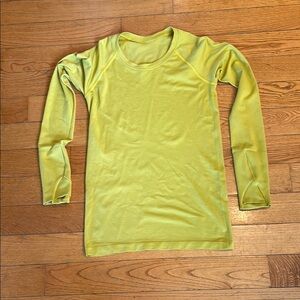 Lulu Lemon Swiftly long sleeve size 6